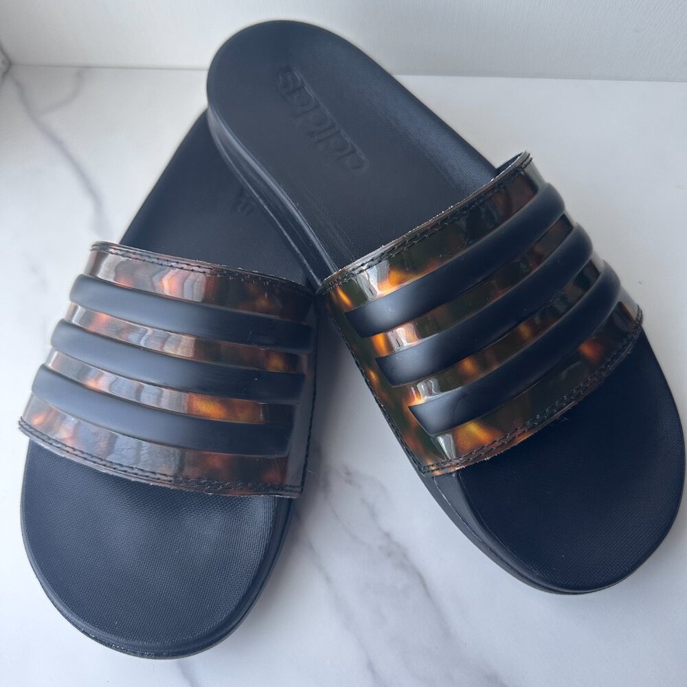 Adidas adilette comfort slidesTortoise Size:5